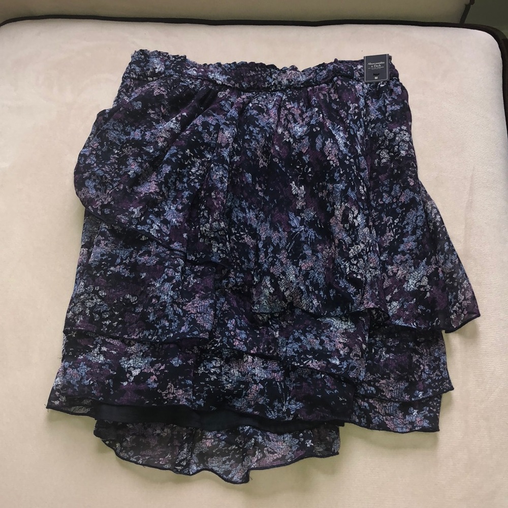 NWT Tiered skirt